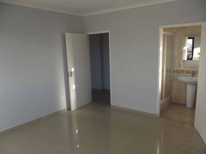 To Let 2 Bedroom Property for Rent in Parklands Western Cape